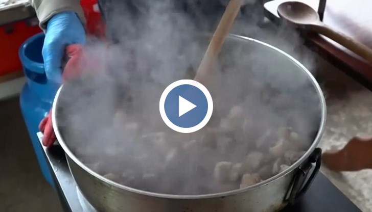 Пръжките стават за всичко, заяви още организаторът на Празника на джумерките и пачата в Русенско