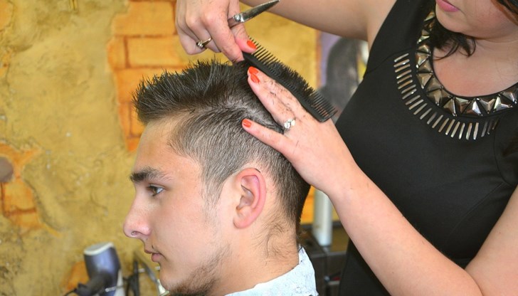 Масови нарушения при деклариране на доходи от козметични услуги