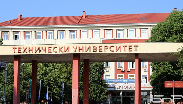 Висшето училище предлага над 50 бакалавърски специалности