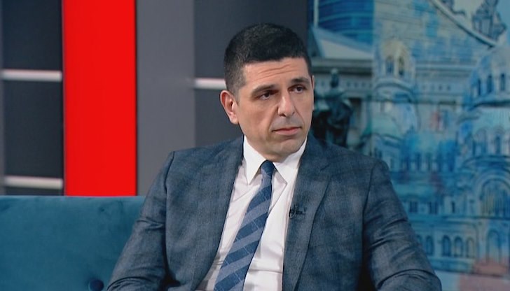 Позицията на президента е най-безгръбначната възможна, заяви депутатът от ПП-ДБ