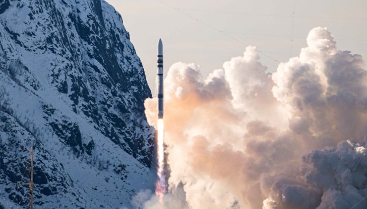 Мюнхенската компания "Изар Аероспейс" обяви първия изпитателен полет за пълен успех Мюнхенската компания "Изар Аероспейс" обяви първия изпитателен полет за пълен успех