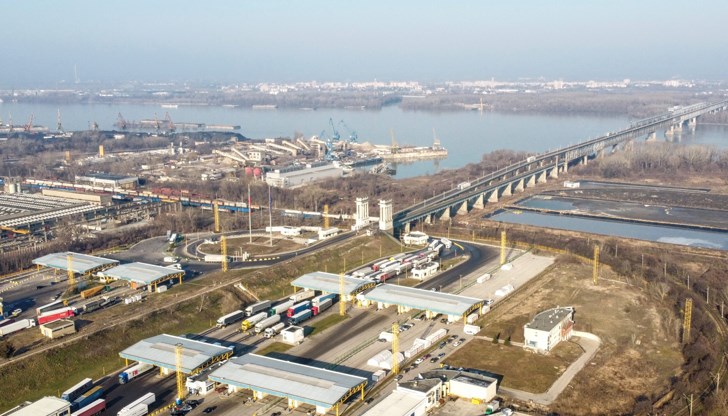 Иван Иванов повдига въпроси за поддръжката на държавните символи