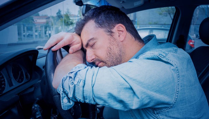 43-годишният мъж е задържан, след като е открит в автомобила с работещ двигател / снимката е илюстративна /