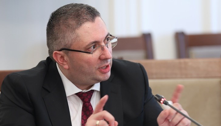 Къщи щял да пали като на Цар Киро, вилнее по медиите Радостин Василев, коментира депутатът от ГЕРБ - СДС