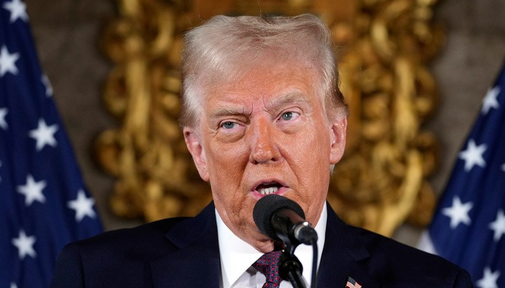 Държавният глава защити своя съветник Майк Уолц след скандала с плановете за удар в Йемен