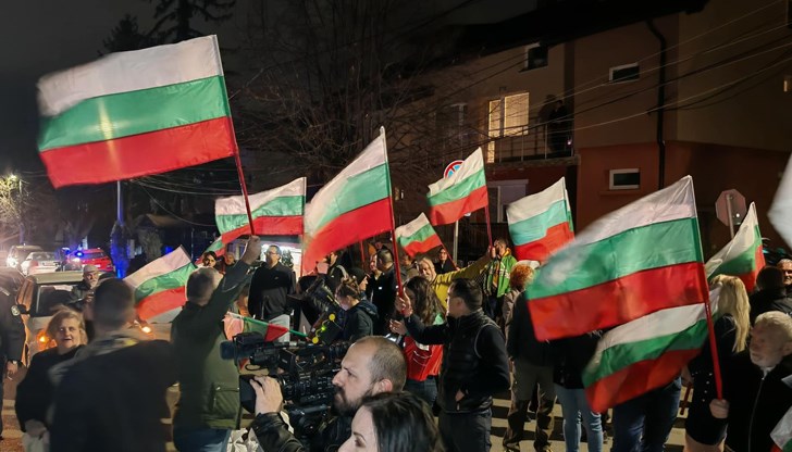 От формацията обвиняват управляващите в унищожаване на енергетиката, здравеопазването и образованието​