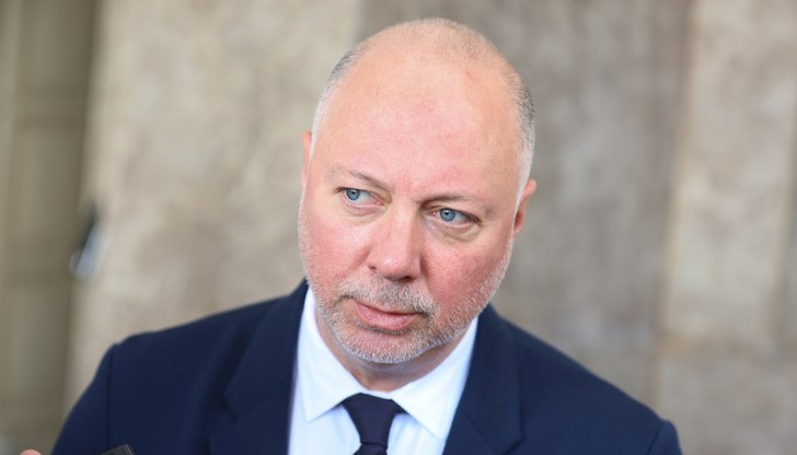 България е сред поканените държави в Елисейския дворец