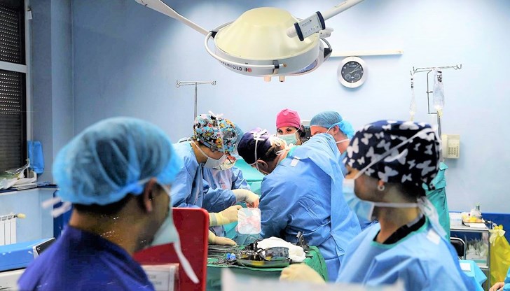 Донор е 68-годишна жена от Велико Търново, чиито близки взеха хуманното решение да дарят органите ѝ след мозъчна смърт