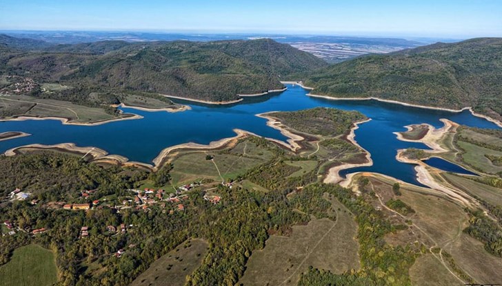 Водоемът продължава да губи обем въпреки очакванията за възстановяване