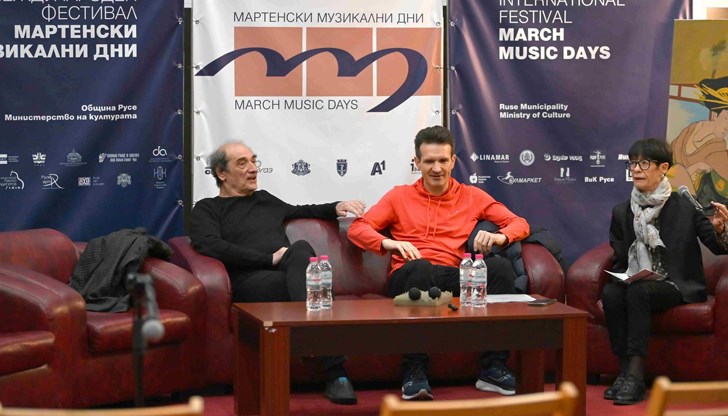 Бетовен "оживява" под пръстите на Светлин Русев на "Мартенски музикални дни" Бетовен "оживява" под пръстите на Светлин Русев на "Мартенски музикални дни"