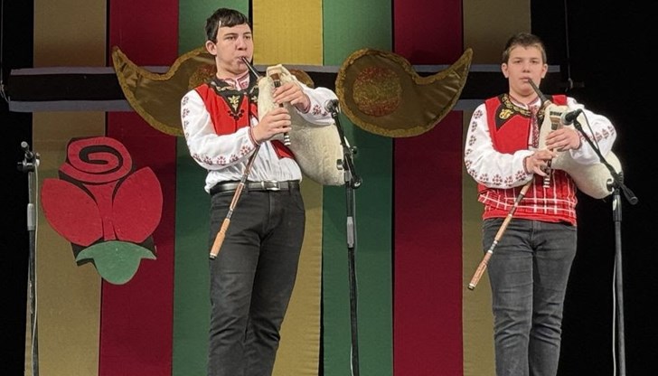 40 гайдари и над 500 деца се включиха в престижното събитие, а четиригодишната Яница от Търговище е най-малкият изпълнител