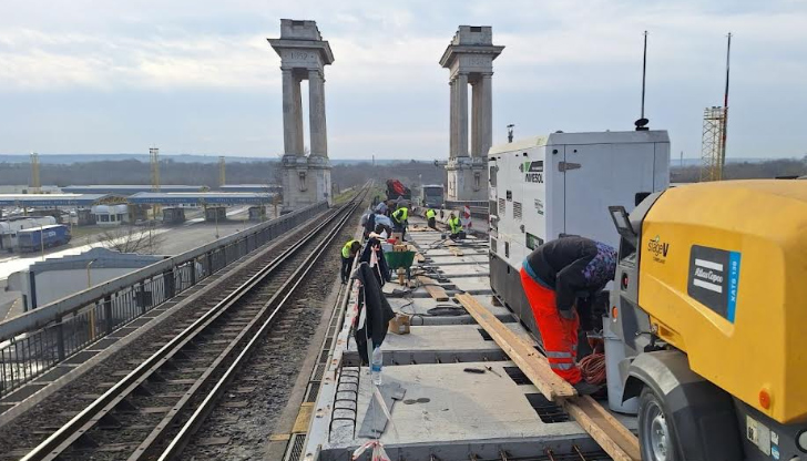 Ръстът при леките коли е с 40%Трафикът на автомобили от