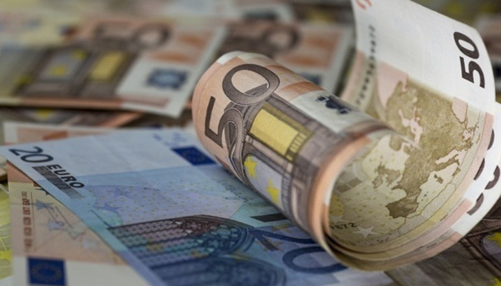 Международните пазари регистрират продължаващ спад на евротоЕвропейската валута продължава низходящия