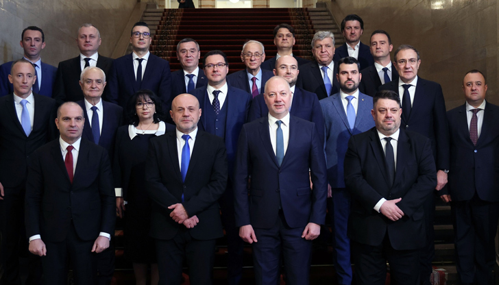 Социолози отчитат ръст на недоволството към управляващитеРязък спад в доверието