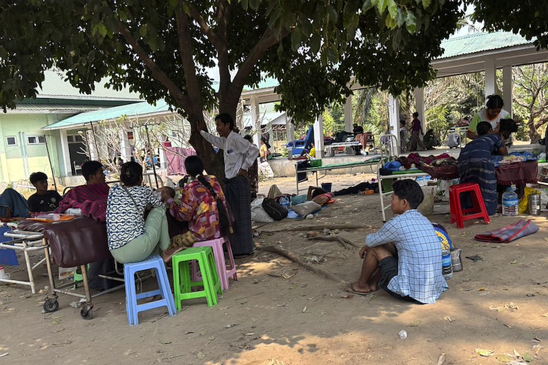 Над 1600 души са загинали, а спасителните екипи се борят