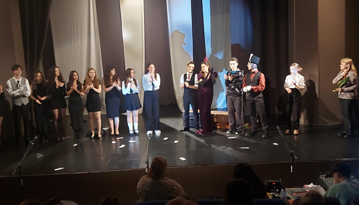 Младите актьори впечатлиха с професионализъм и послание за осъзнат живот