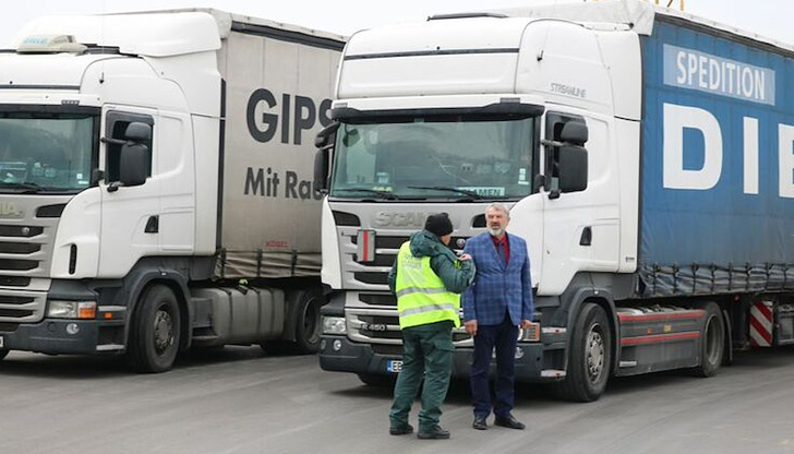 Пускането на трафика стана час по-рано от предвиденотоВъзобновено е движението