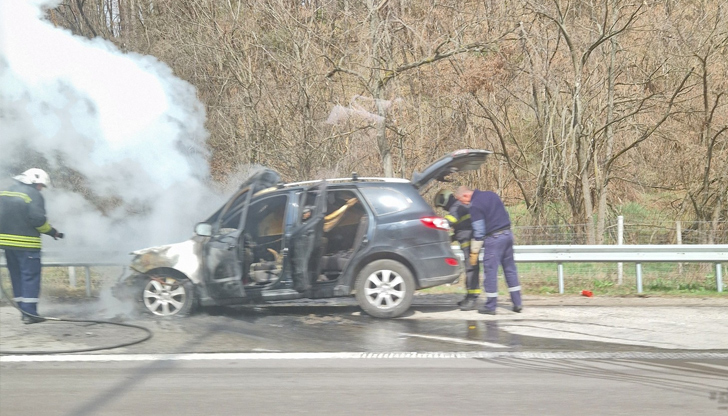 Километричната колона от автомобили се е образувала в посока София