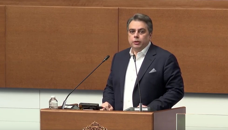 Управляващите и опозицията разменят остри реплики преди финалното гласуване на