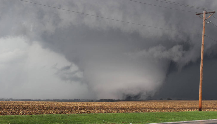 Очакват се мощни торнада и градушка с големина на бейзболна
