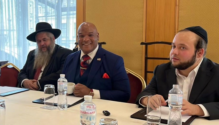Главният равин на Украйна заведе пастор Марк Бърнс на места,