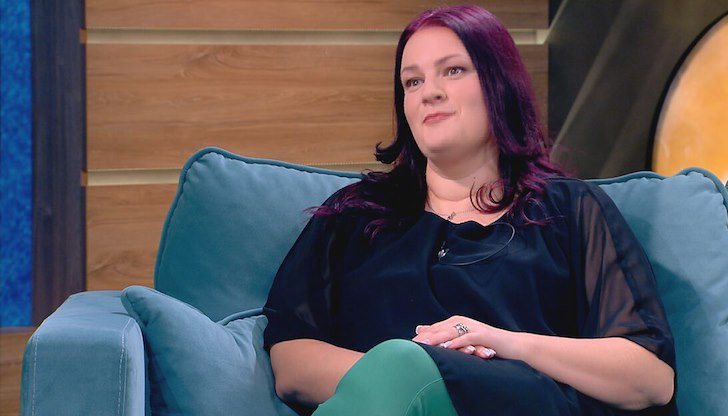 Участничката продължава да спазва режим на хранене и тренировки и