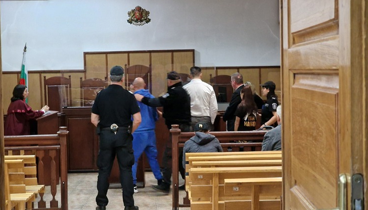 Двойката е снимала видеоклипове с издевателства и ги разпространявала срещу