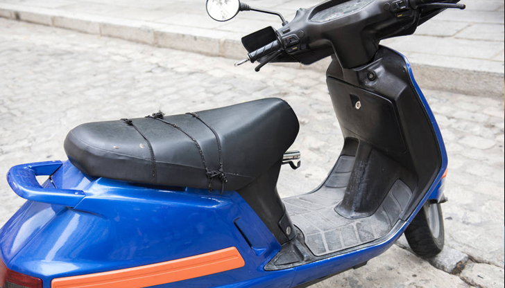 Мъжът е с фрактура на крака и е настанен в