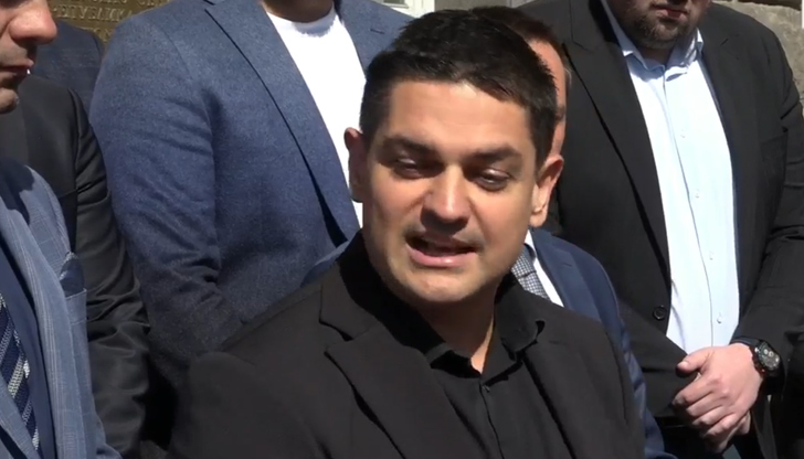 Василев заплаши с блокада на парламента заради действията на КиселоваСкандал