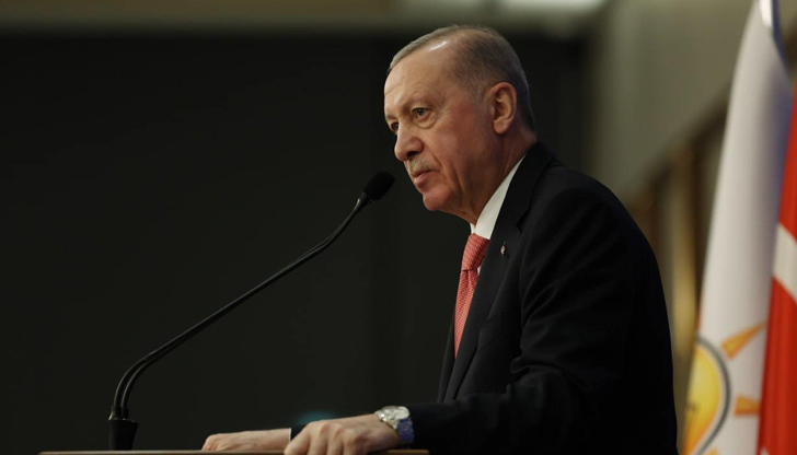 В Истанбул, Анкара и Измир е забранено провеждането на публични