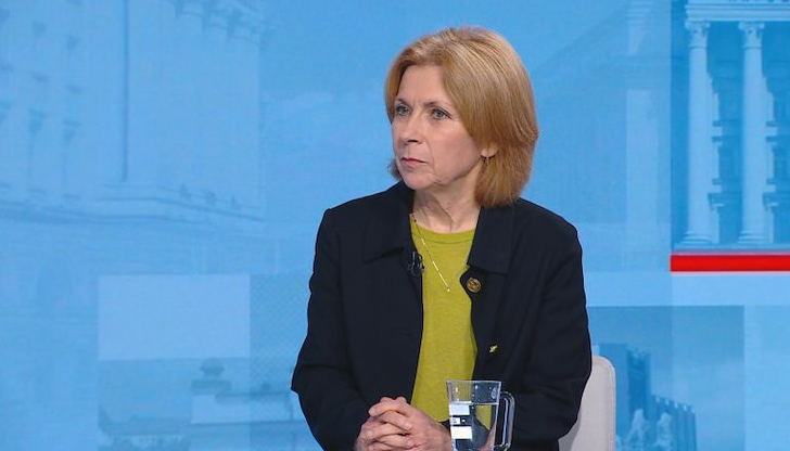 Управляващите ще разчитат на резервни играчиПриемането на еврото е ключова