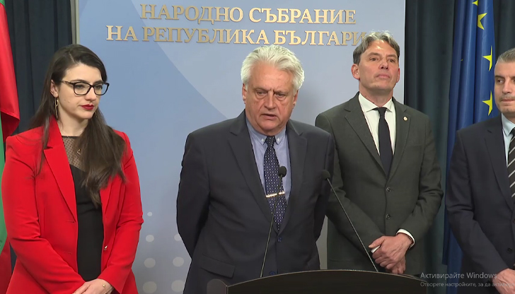 Депутати от опозицията посочват, че Делян Пеевски е оказвал натиск