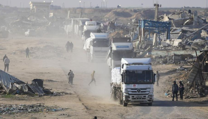 Снарядът е нанесъл щети на сградата, но персоналът е невредимОфис