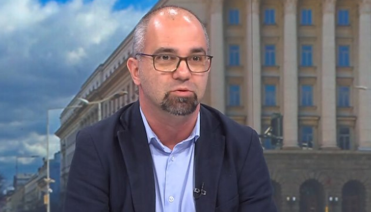 Според социолога Пеевски става все по-близък до управляващите, а Борисов