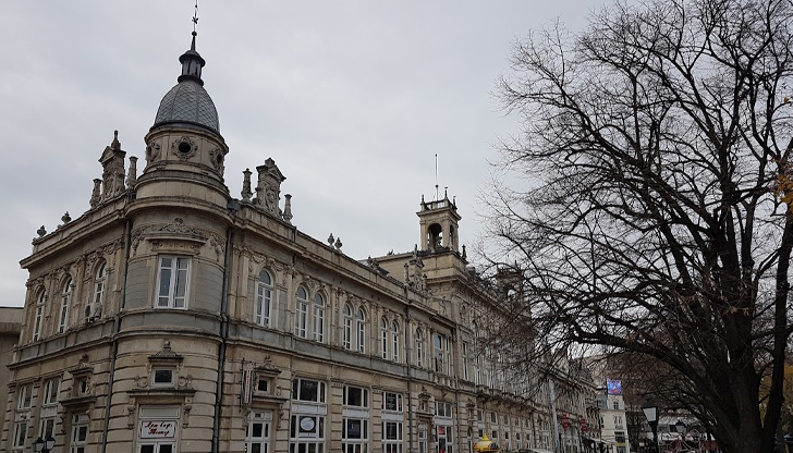 Три гостуващи театъра допълват програмата през април в РусеДраматичен театър