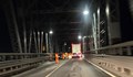 АПИ запълва опасни дупки на Дунав мост паралелно с основния ремонт