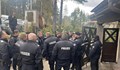 Напрежение в "Бояна": Полиция нахлу в имота на Ахмед Доган