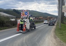 АПИ монтира разделителни колчета по 2 9 километрова отсечка от път I 4