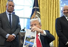 Дръжте се здраво Тръмп признава трудности с митата но обещава