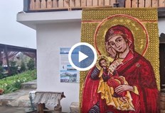 Галин Томов създаде уникална икона на Богородица с над 100