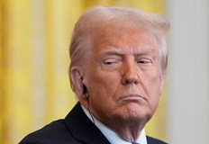 Независимите избиратели и младите американци все по остро критикуват политиката на