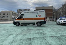 Детето е ударено с пластмасова бутилка в лицетоМалолетно момче от