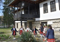 Момичетата посетиха също спортна зала ОЗК Арена Бяла и Историческия