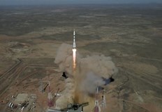 Джони Ким и руските му колеги ще прекарат осем месеца