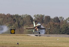 България посрещна първия си F 16 Block 70 на родна земяДнес