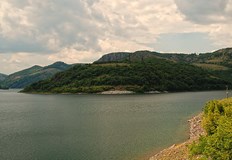 Съседите трябва да построят собствен язовир и да заплащат на