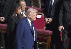 Доналд Тръмп и Володимир Зеленски са разговаряли за кратко преди