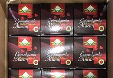 Шофьорът се опитал да замаскира нелегалната стока между мебели докарани