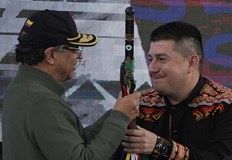 Бунтовници от Comuneros del Sur подписаха две споразумения с президента