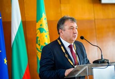 Бюджет 2025 на Шумен предвижда 15 ръст на възнагражденията в